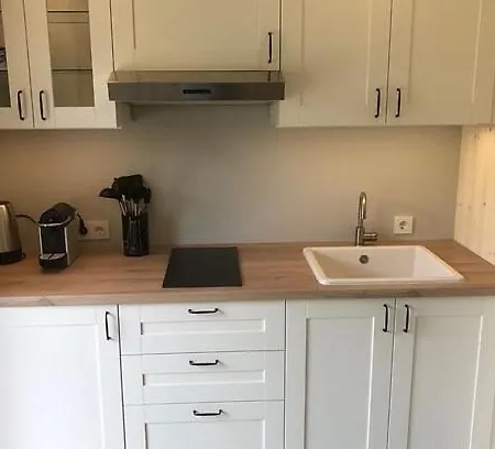 Tinyhouse Mit Terrasse Und Garten بيت للعطل