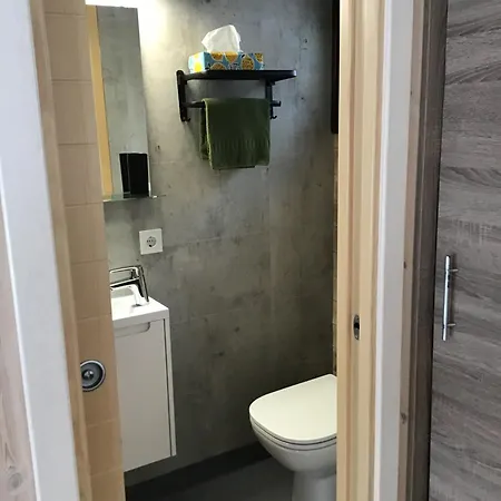 Tinyhouse Mit Terrasse Und Garten